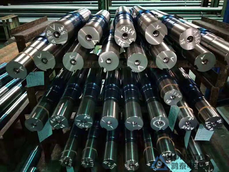 YE3-315M-4电机轴伸打螺纹孔定制